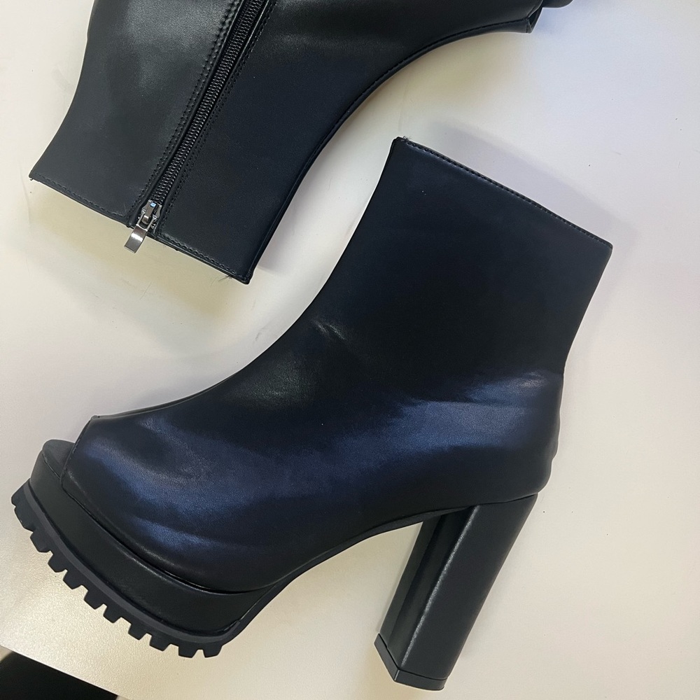 No name peep toe ankle boots with chunk heel and tread